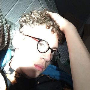 Meet your Posher, Johncarlos